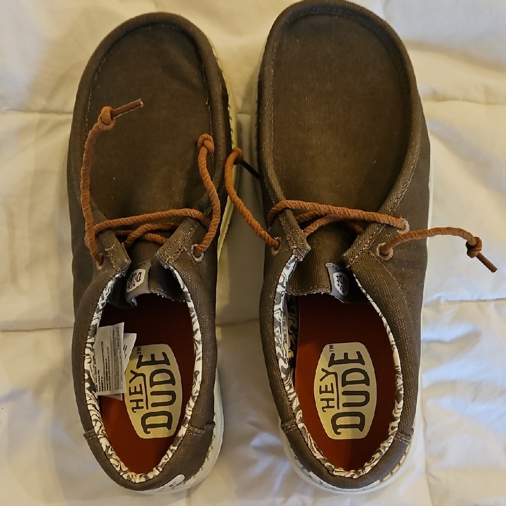 Hey Dude Men's Size 9 Dark Brown Loafers - never worn